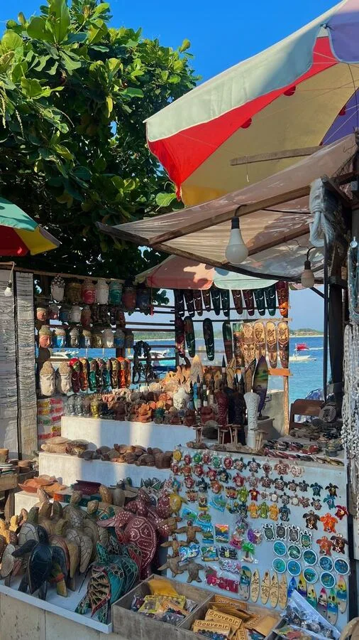 Geschäfte im Strandumfeld von Sanur