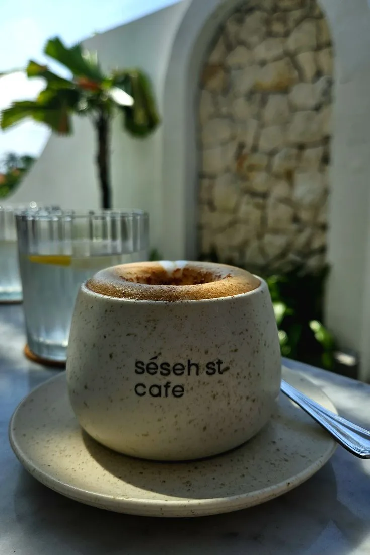 Café-Moment in Seseh